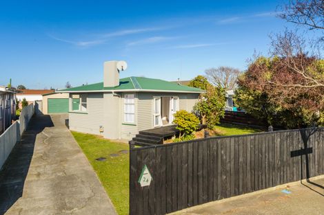 Photo of property in 24 Holdsworth Avenue, Milson, Palmerston North, 4414