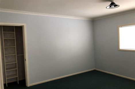 Photo of property in 13 Fairlea Road, Te Atatu South, Auckland, 0610