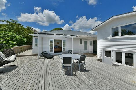 Photo of property in 2083 State Highway 16, Helensville, 0875