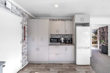 Photo of property in 37 Moa Street, Waikiwi, Invercargill, 9810