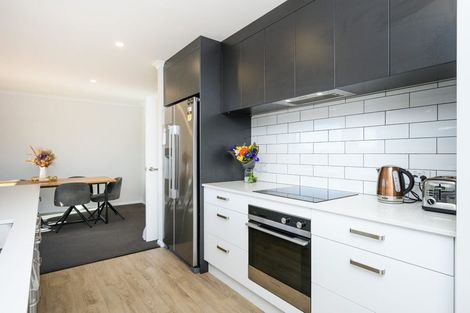 Photo of property in 50 Atlantic Drive, Fitzherbert, Palmerston North, 4410