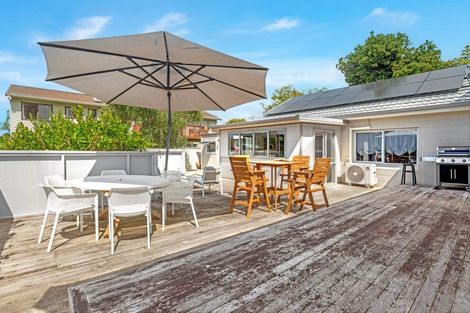 Photo of property in 2 Carnarvon Street, Gisborne, 4010