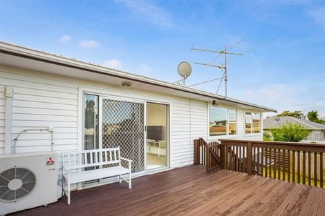 Photo of property in 12 Crompton Road, Massey, Auckland, 0614