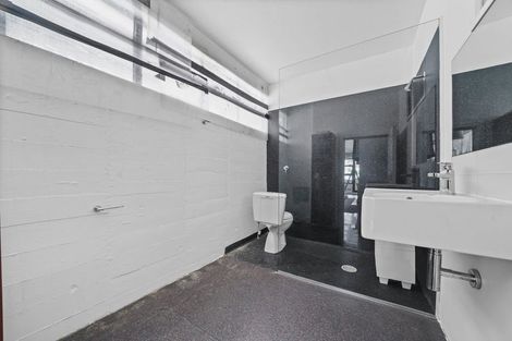 Photo of property in Endeavour Apartments, 18/125u Thorndon Quay, Pipitea, Wellington, 6011