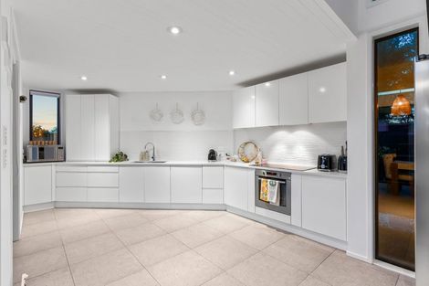 Photo of property in 2/3 Craig Road, Milford, Auckland, 0620