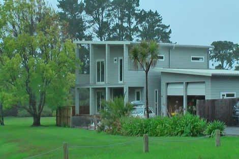 Photo of property in 109a Roberts Road, Te Atatu South, Auckland, 0610