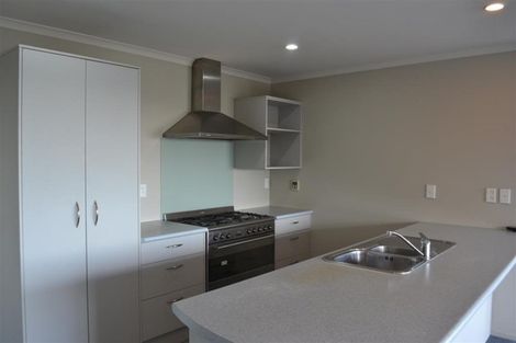 Photo of property in 7 Greenstone Place, Aotea, Porirua, 5024