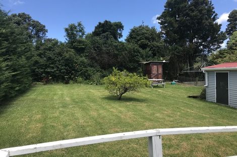 Photo of property in 14 Amberley Avenue, Te Atatu South, Auckland, 0610