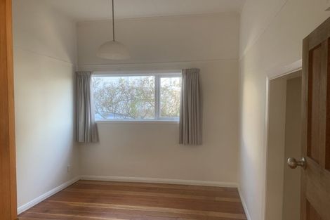 Photo of property in 37 Ara Paiwhenua, Tawa, Wellington, 5028