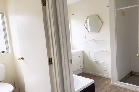 Photo of property in 118b Colwill Road, Massey, Auckland, 0614