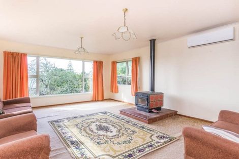 Photo of property in 8 Sarona Avenue, Glen Eden, Auckland, 0602