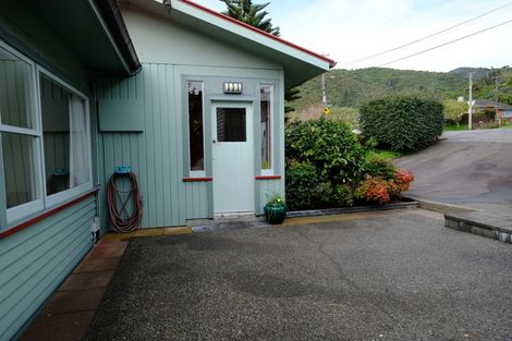 Photo of property in 139 Hine Road, Wainuiomata, Lower Hutt, 5014