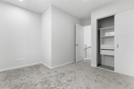 Photo of property in 15 Kuaha Road, Massey, Auckland, 0614