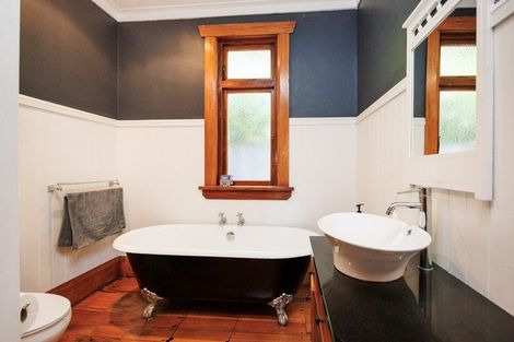 Photo of property in 116 Heretaunga Street, Palmerston North, 4414