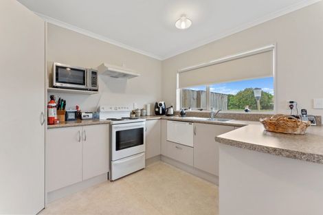 Photo of property in Rangeview Villas, 24/9 Fuller Close, Levin, 5510