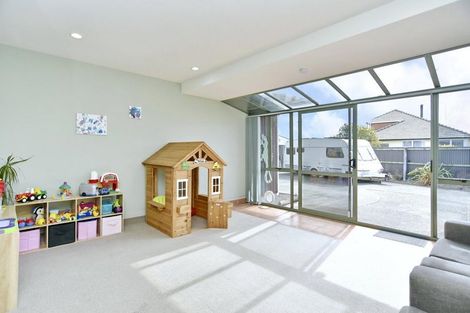 Photo of property in 7 Marlin Place, Mairehau, Christchurch, 8013