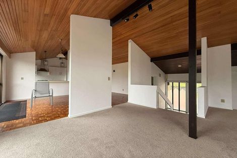 Photo of property in 27 Rembrandt Avenue, Tawa, Wellington, 5028