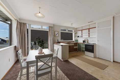 Photo of property in 3 Paynters Avenue, Strandon, New Plymouth, 4312