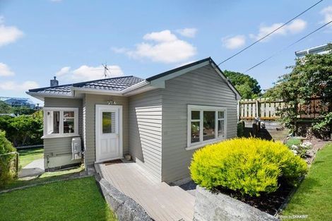 Photo of property in 22 Ranui Crescent, Khandallah, Wellington, 6035