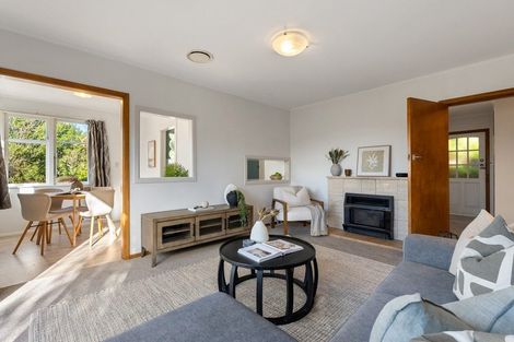 Photo of property in 129 Ruskin Road, Newlands, Wellington, 6037