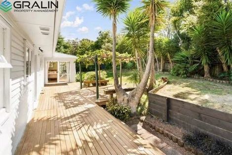 Photo of property in 48 Hilling Street, Titirangi, Auckland, 0604