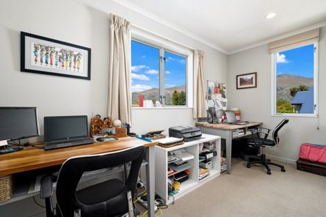Photo of property in 1 Koru Way, Wanaka, 9305