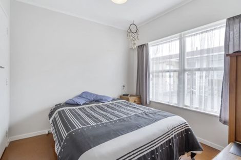 Photo of property in 1/8 Manuka Road, Glenfield, Auckland, 0629