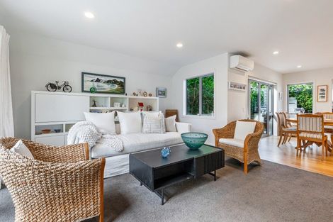 Photo of property in 18a Sylvan Park Avenue, Milford, Auckland, 0620