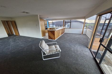 Photo of property in 1/979 Beach Road, Torbay, Auckland, 0630