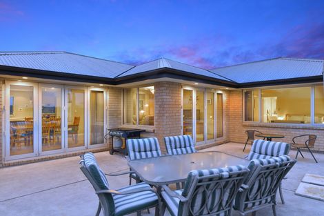 Photo of property in 11 Walnut Way, Rangiora, 7400