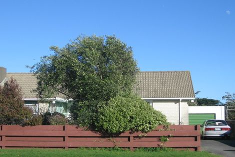Photo of property in 26 Mazengarb Road, Paraparaumu Beach, Paraparaumu, 5032