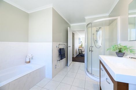 Photo of property in 10 Jury Place, Favona, Auckland, 2024