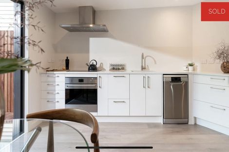 Photo of property in 121d The Parade, Island Bay, Wellington, 6023