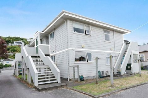 Photo of property in 5/139 Queens Drive, Lyall Bay, Wellington, 6022