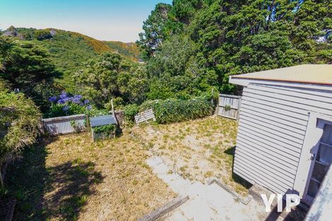 Photo of property in 33 Spenmoor Street, Newlands, Wellington, 6037