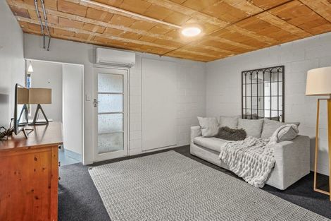 Photo of property in 75 Belt Road, New Plymouth, 4310