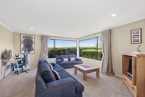 Photo of property in 15 Parkwood Place, Huntington, Hamilton, 3210