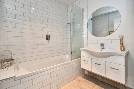 Photo of property in 3 John Burn Road, Takanini, 2110