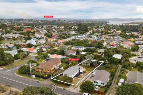 Photo of property in 46 Colwill Road, Massey, Auckland, 0614