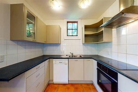 Photo of property in 56 Kelburn Parade, Kelburn, Wellington, 6012