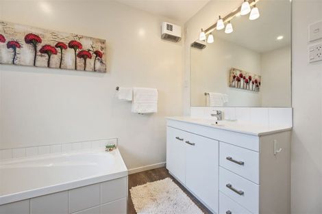 Photo of property in 114 Saint James Avenue, Papanui, Christchurch, 8053