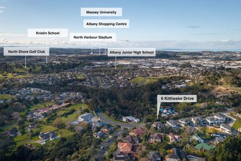 Photo of property in 6 Kittiwake Drive, Schnapper Rock, Auckland, 0632