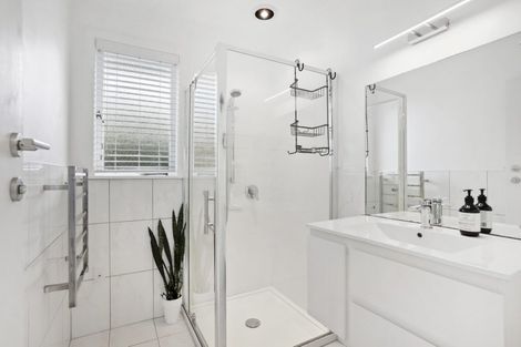 Photo of property in 11 Tahi Terrace, Glen Eden, Auckland, 0602