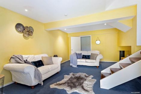 Photo of property in 1/17 Sandown Road, Rothesay Bay, Auckland, 0630