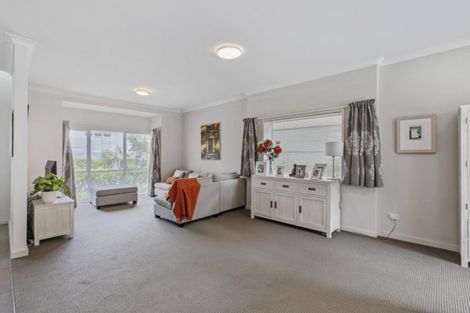 Photo of property in 4 Kensington Drive, Orewa, 0931