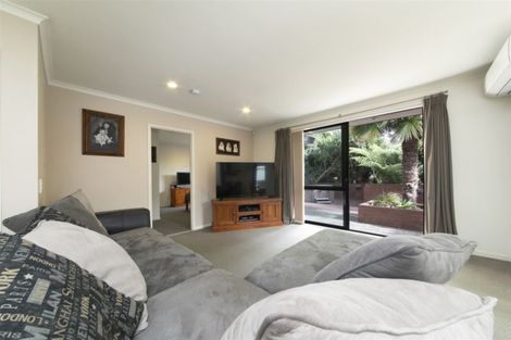 Photo of property in 37 Hewlett Road, Massey, Auckland, 0614