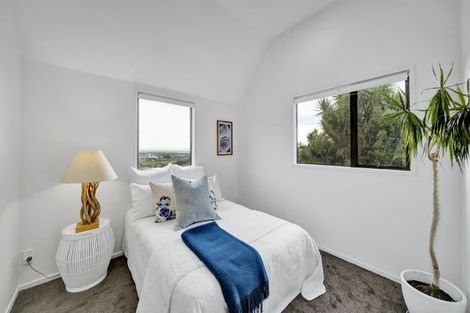 Photo of property in 8 Hobday Lane, Mount Pleasant, Christchurch, 8081
