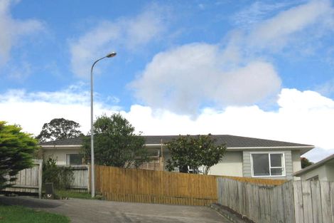 Photo of property in 1/57 Sungrove Rise, Sunnyvale, Auckland, 0612