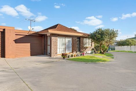 Photo of property in 1/30 Ballater Place, Highland Park, Auckland, 2010