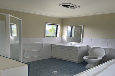 Photo of property in 6 Marlene Avenue, Te Atatu South, Auckland, 0610